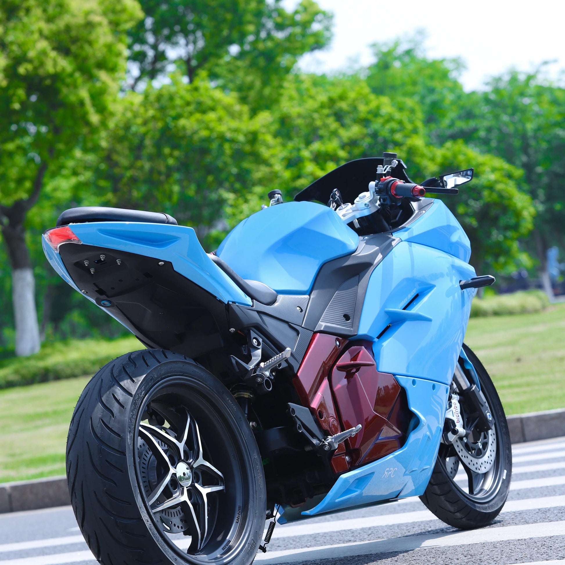 Powerful Fast charging type 2 (Speed 140 km/h)(250km range) Electric motorcycle racing sports road superbikes 20000w 72v 120Ah Ducati